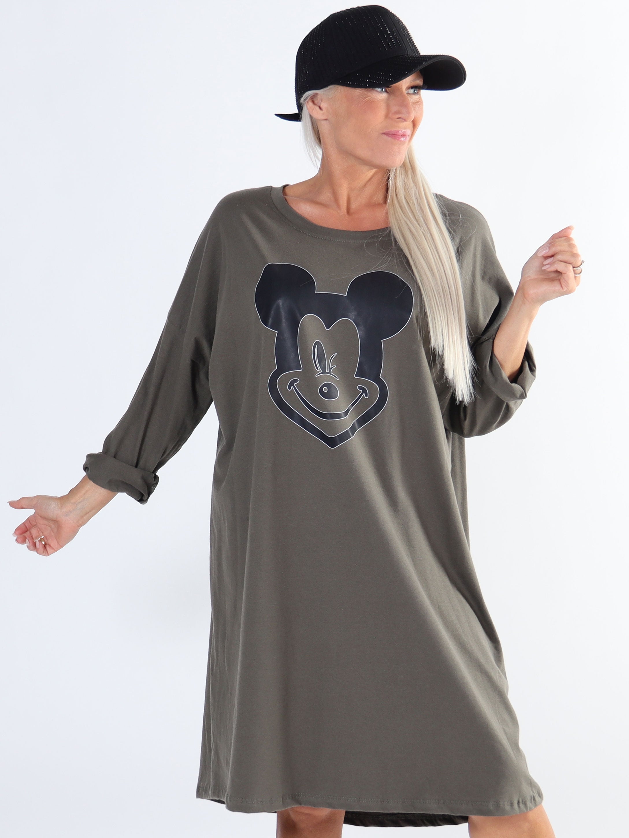 Amal - Lång plus size klänning i bomull med tryck framtill